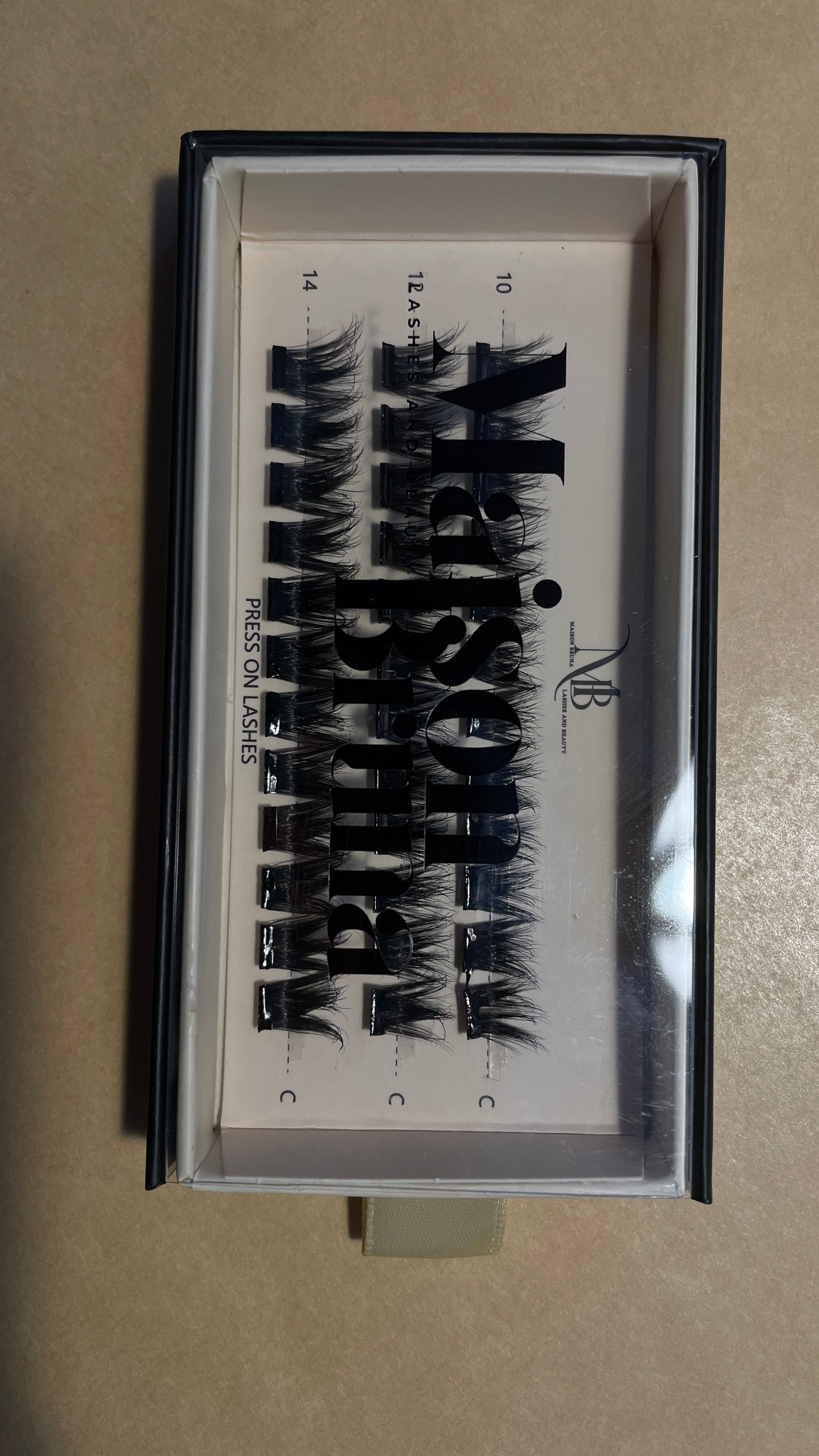 Clarisse - Bold glam look